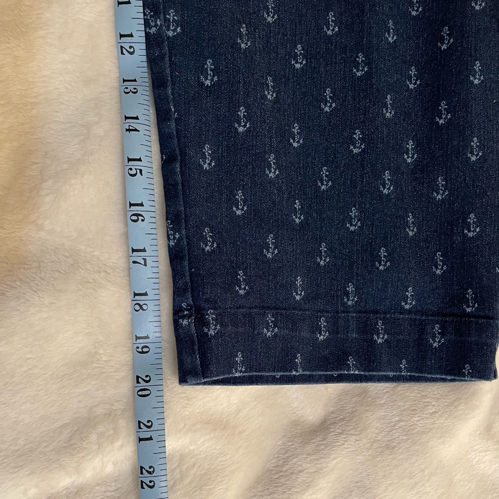 EUC Alfred Dunner Capris. Size 16. Jeans with anchor print. - Picture 7 of 8